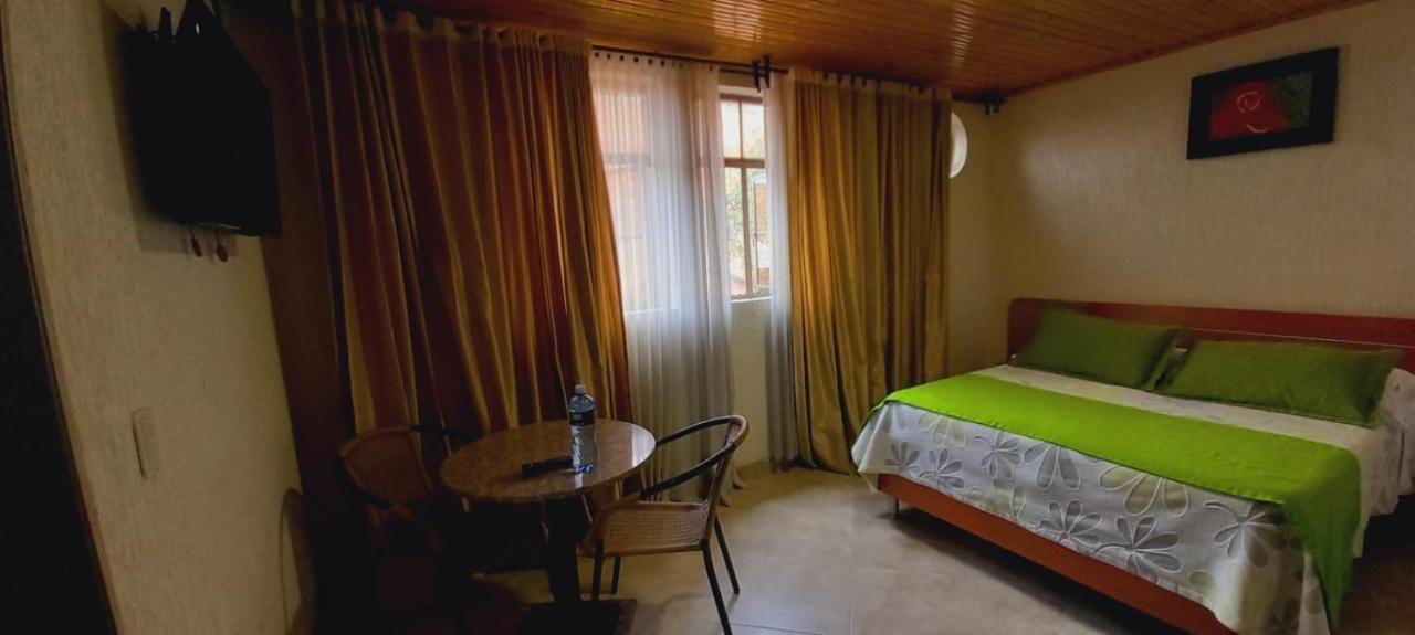 Hoteles Bogota Inn Colonial Экстерьер фото
